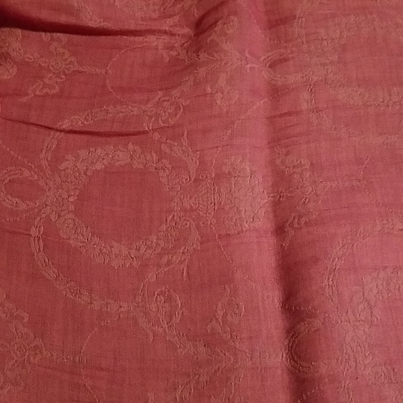 Pink and gold silk scarf - Picture 3 of 3